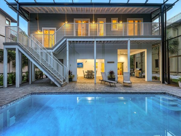 Siesta Key Luxury Vacation Home with Pool, Spa & Private Beach Access