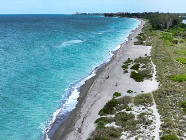 Siesta Key Luxury Vacation Home with Pool, Spa & Private Beach Access