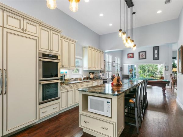 Siesta Key Luxury Vacation Home with Pool, Spa & Private Beach Access