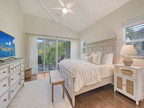 Siesta Key Luxury Vacation Home with Pool, Spa & Private Beach Access