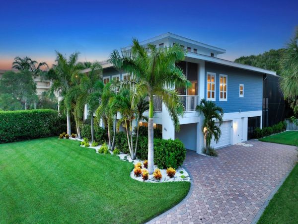 Siesta Key Luxury Vacation Home with Pool, Spa & Private Beach Access