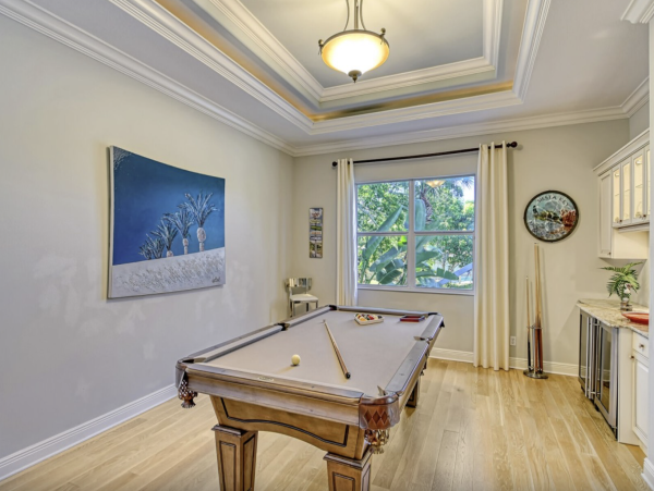 Luxury Waterfront Retreat Walk to Siesta Key Beach