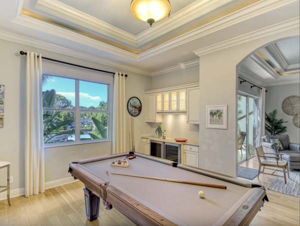 Luxury Waterfront Retreat Walk to Siesta Key Beach