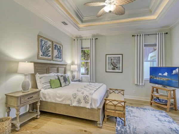 Luxury Waterfront Retreat Walk to Siesta Key Beach