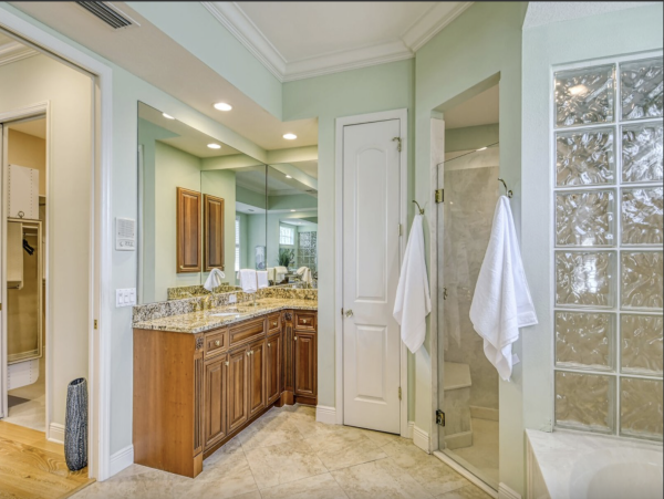Luxury Waterfront Retreat Walk to Siesta Key Beach