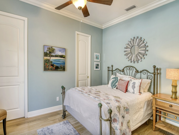 Luxury Waterfront Retreat Walk to Siesta Key Beach