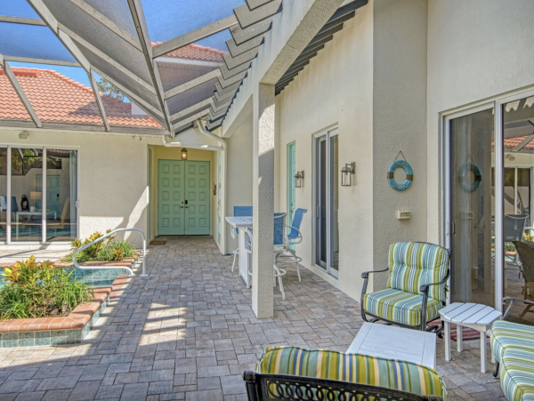 Luxury Waterfront Retreat Walk to Siesta Key Beach