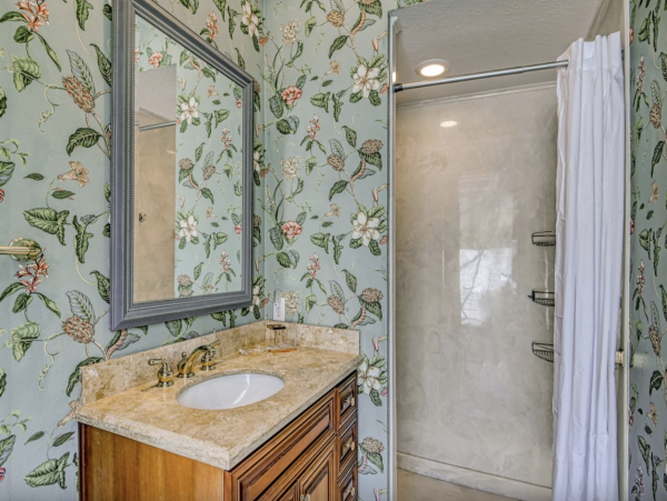 Luxury Waterfront Retreat Walk to Siesta Key Beach