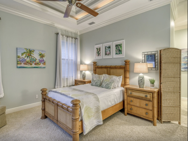Luxury Waterfront Retreat Walk to Siesta Key Beach