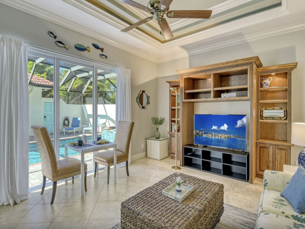 Luxury Waterfront Retreat Walk to Siesta Key Beach