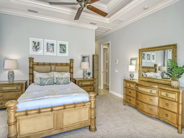 Luxury Waterfront Retreat Walk to Siesta Key Beach