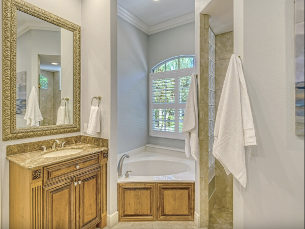 Luxury Waterfront Retreat Walk to Siesta Key Beach