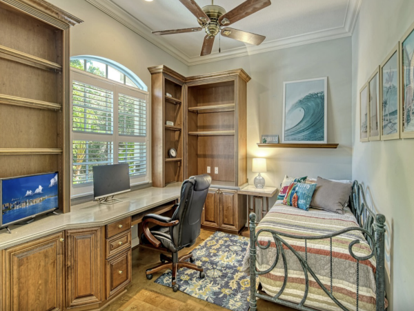 Luxury Waterfront Retreat Walk to Siesta Key Beach