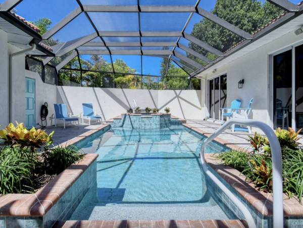 Luxury Waterfront Retreat Walk to Siesta Key Beach