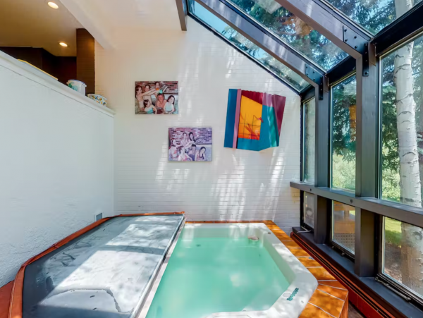Mountain View home with one min walk to East Vail Shuttle