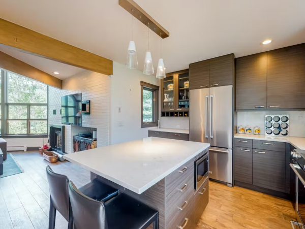 Mountain View home with one min walk to East Vail Shuttle