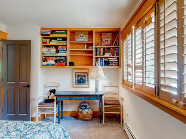 Mountain View home with one min walk to East Vail Shuttle