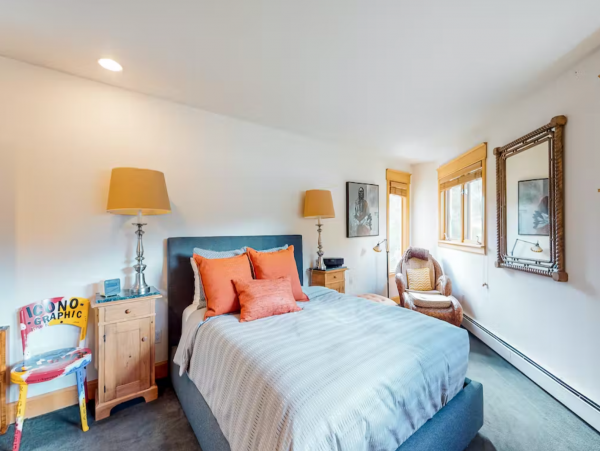 Mountain View home with one min walk to East Vail Shuttle