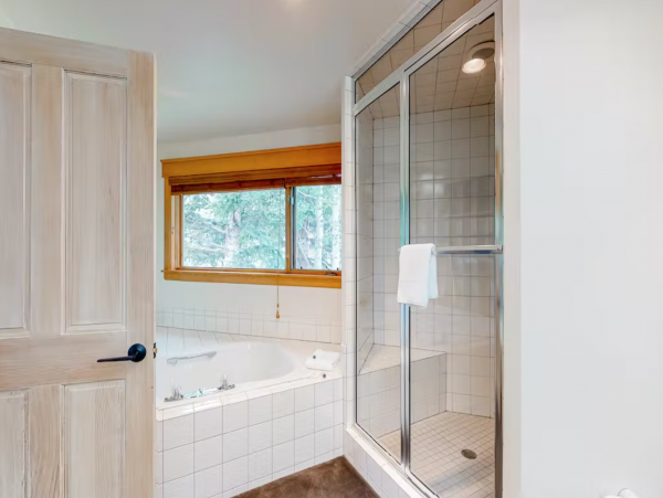 Mountain View home with one min walk to East Vail Shuttle