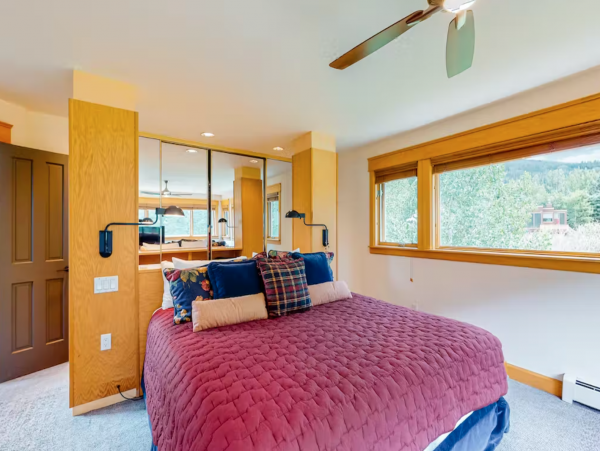 Mountain View home with one min walk to East Vail Shuttle