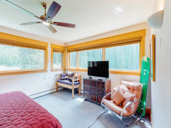 Mountain View home with one min walk to East Vail Shuttle