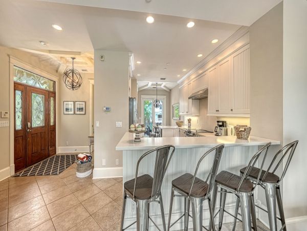Canalfront Three Bedroom Vacation Home in Siesta Key