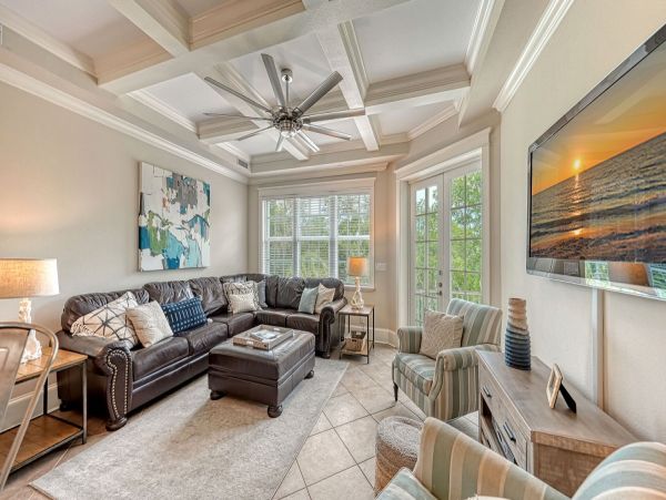 Canalfront Three Bedroom Vacation Home in Siesta Key