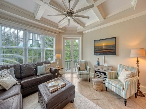 Canalfront Three Bedroom Vacation Home in Siesta Key