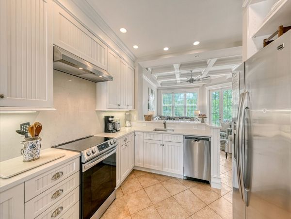 Canalfront Three Bedroom Vacation Home in Siesta Key