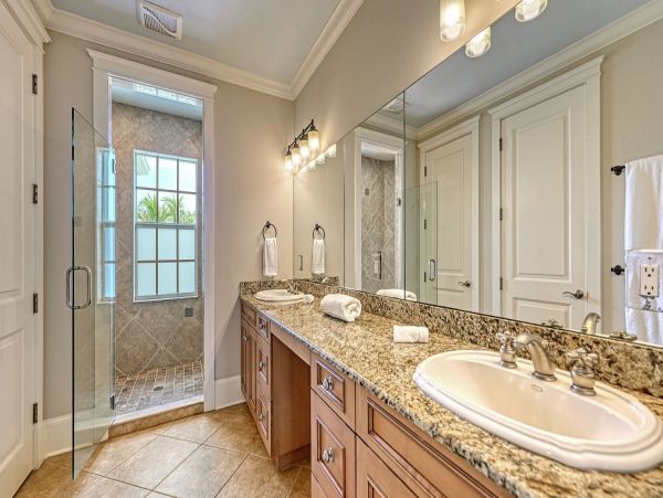 Canalfront Three Bedroom Vacation Home in Siesta Key