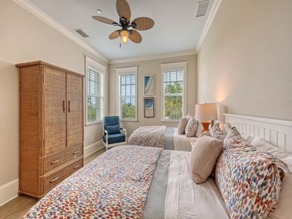 Canalfront Three Bedroom Vacation Home in Siesta Key