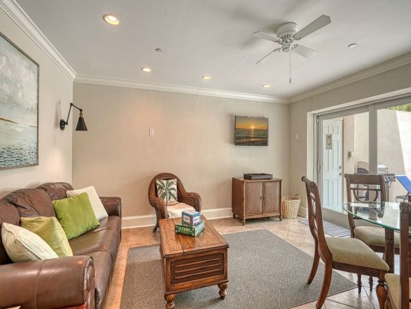 Canalfront Three Bedroom Vacation Home in Siesta Key