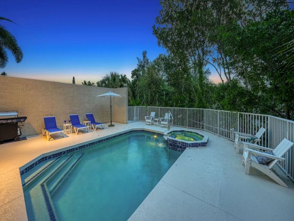 Canalfront Three Bedroom Vacation Home in Siesta Key