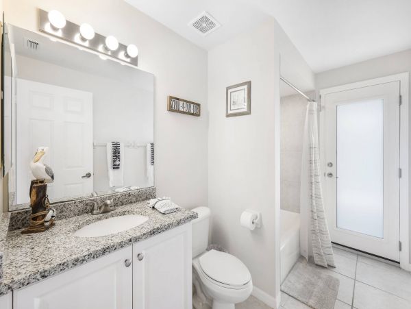Great Vacation Pool Home in Marco Island