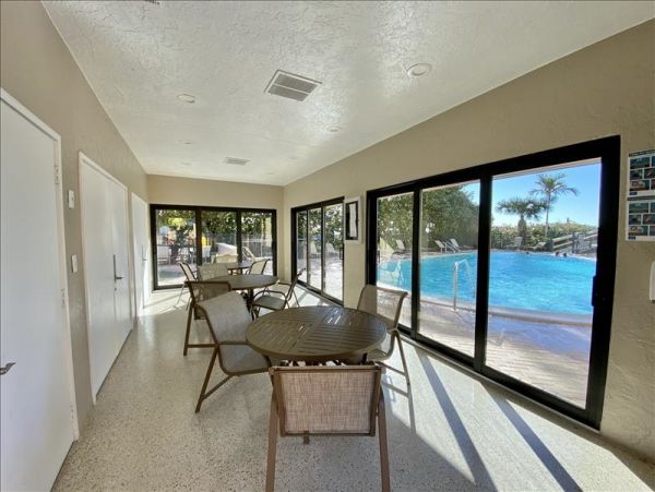 Beautiful Beach Front Condo with 2 Bedrooms