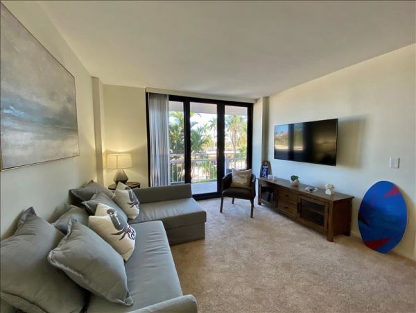Beach Condo 1 Bedroom 1.5 Bathroom, Pool  in Marco Island