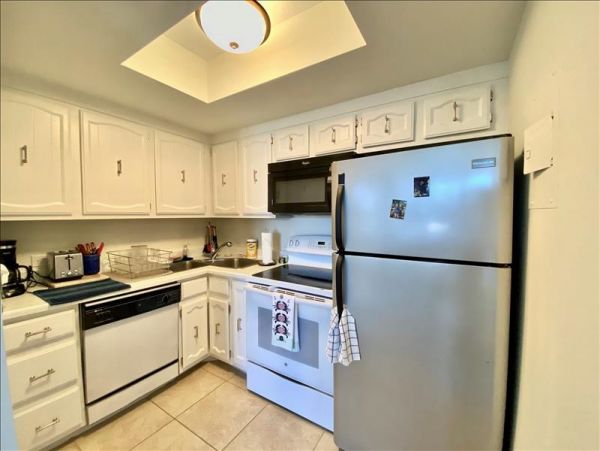 Beach Condo 1 Bedroom 1.5 Bathroom, Pool  in Marco Island