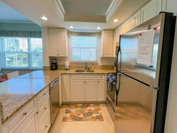 Marco Island Vacation Condo Short Walk to Beach Sleeps Six