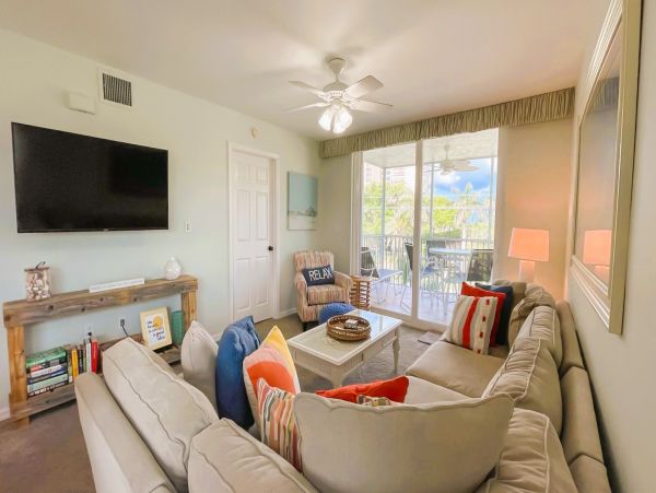 Marco Island Vacation Condo Short Walk to Beach Sleeps Six