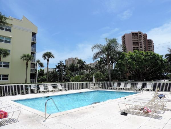 Marco Island Vacation Condo Short Walk to Beach Sleeps Six