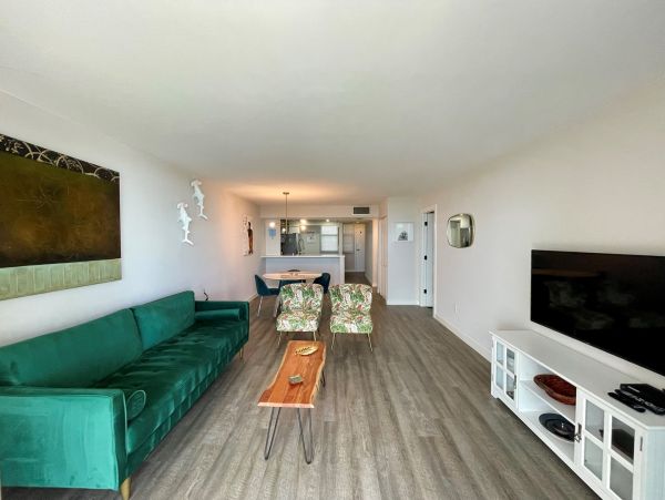 Charming Condo in Marco Island with Great Amenities