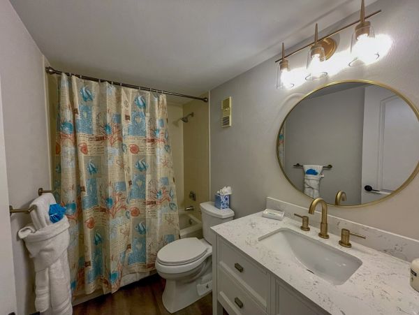 Charming Condo in Marco Island with Great Amenities