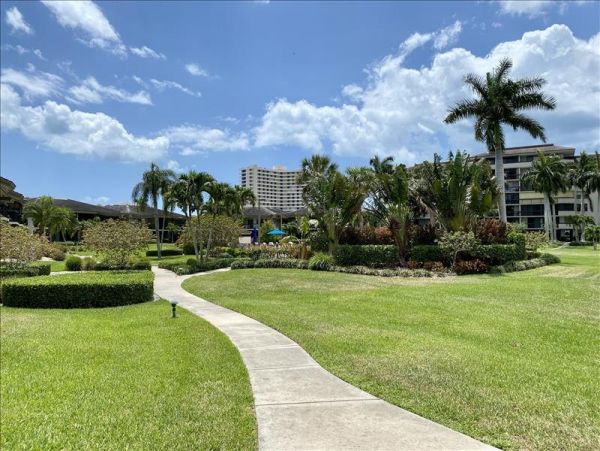 Beach access right across the way at South Seas