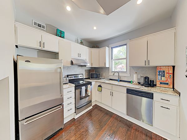 Palm Beach Bungalow with 3 Bedrooms