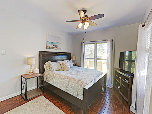 Palm Beach Bungalow with 3 Bedrooms