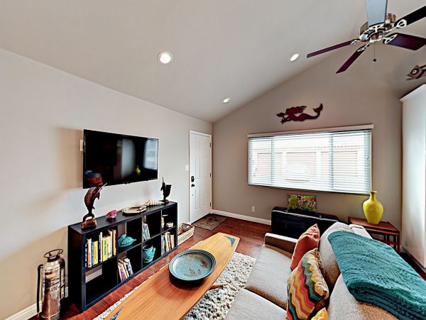 Manhattan Beach Home 1026995