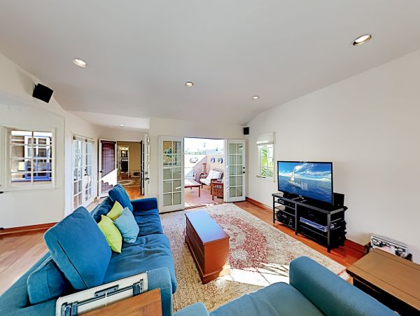Manhattan Beach Home 1027001