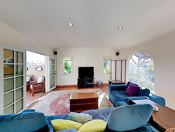 Manhattan Beach Home 1027001