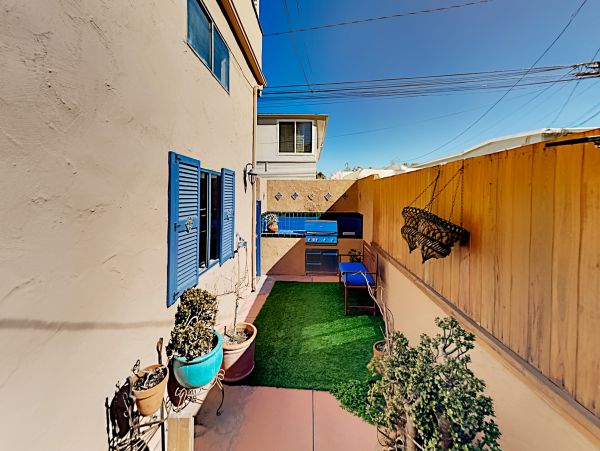 Manhattan Beach Home 1027001