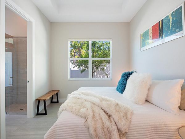 Beautiful & Cozy 4 Bedroom Vacation Home with Private Pool